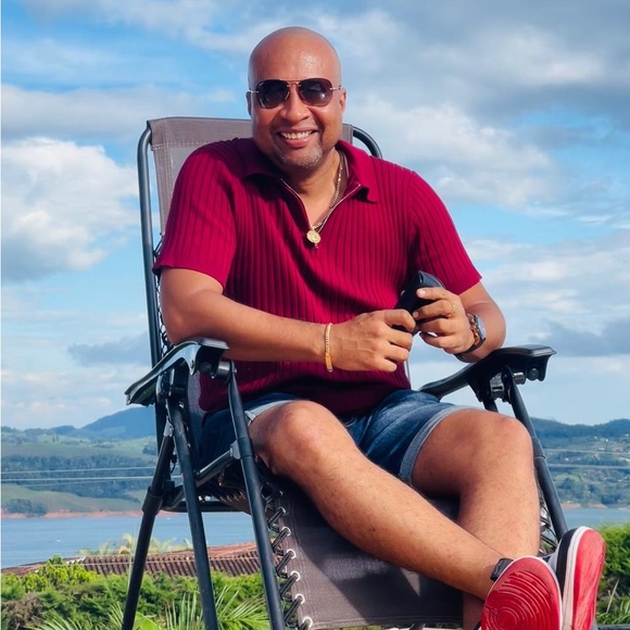 Meet your Posher, Diego - Picture 2 of 4